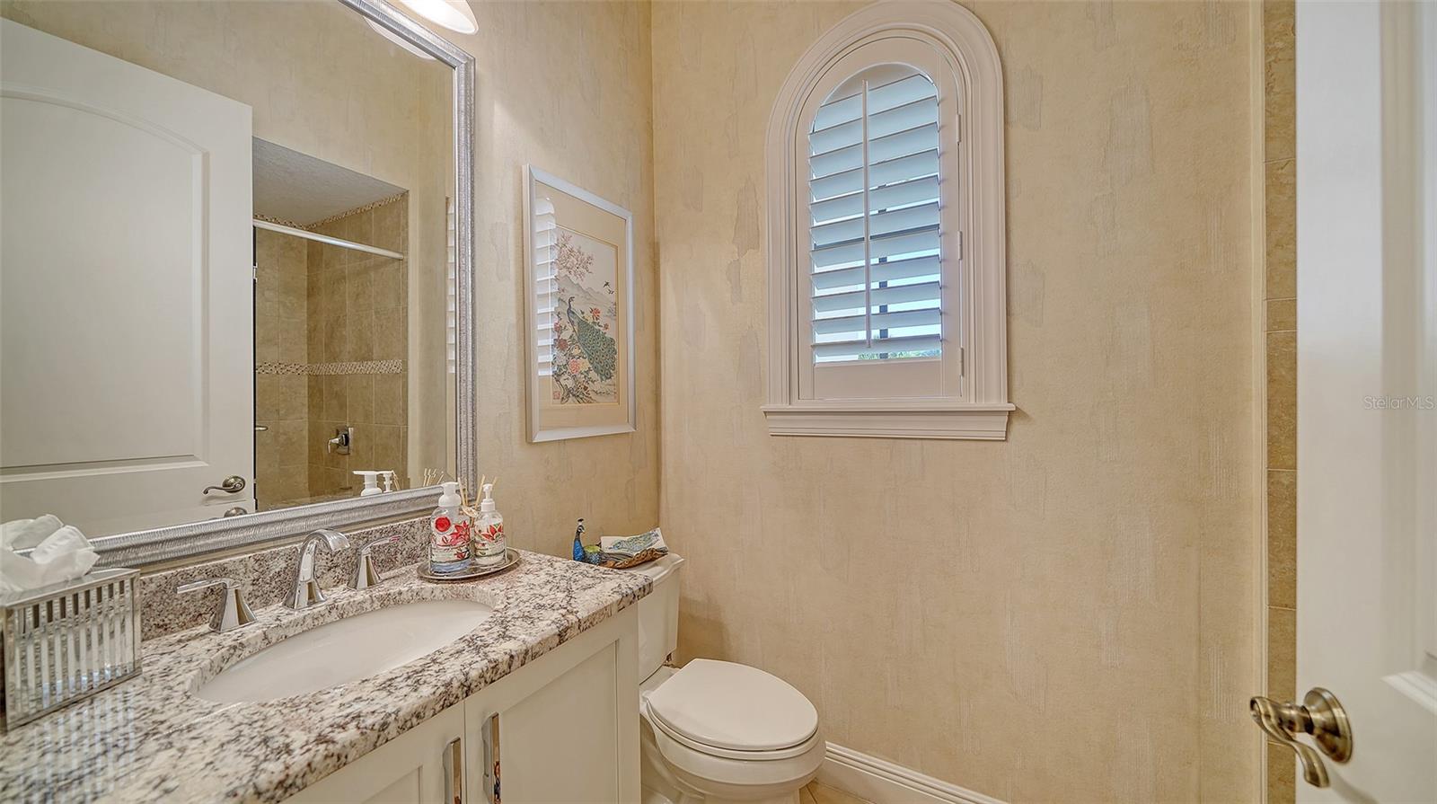 COUNTRY CLUB SHORES - Residential