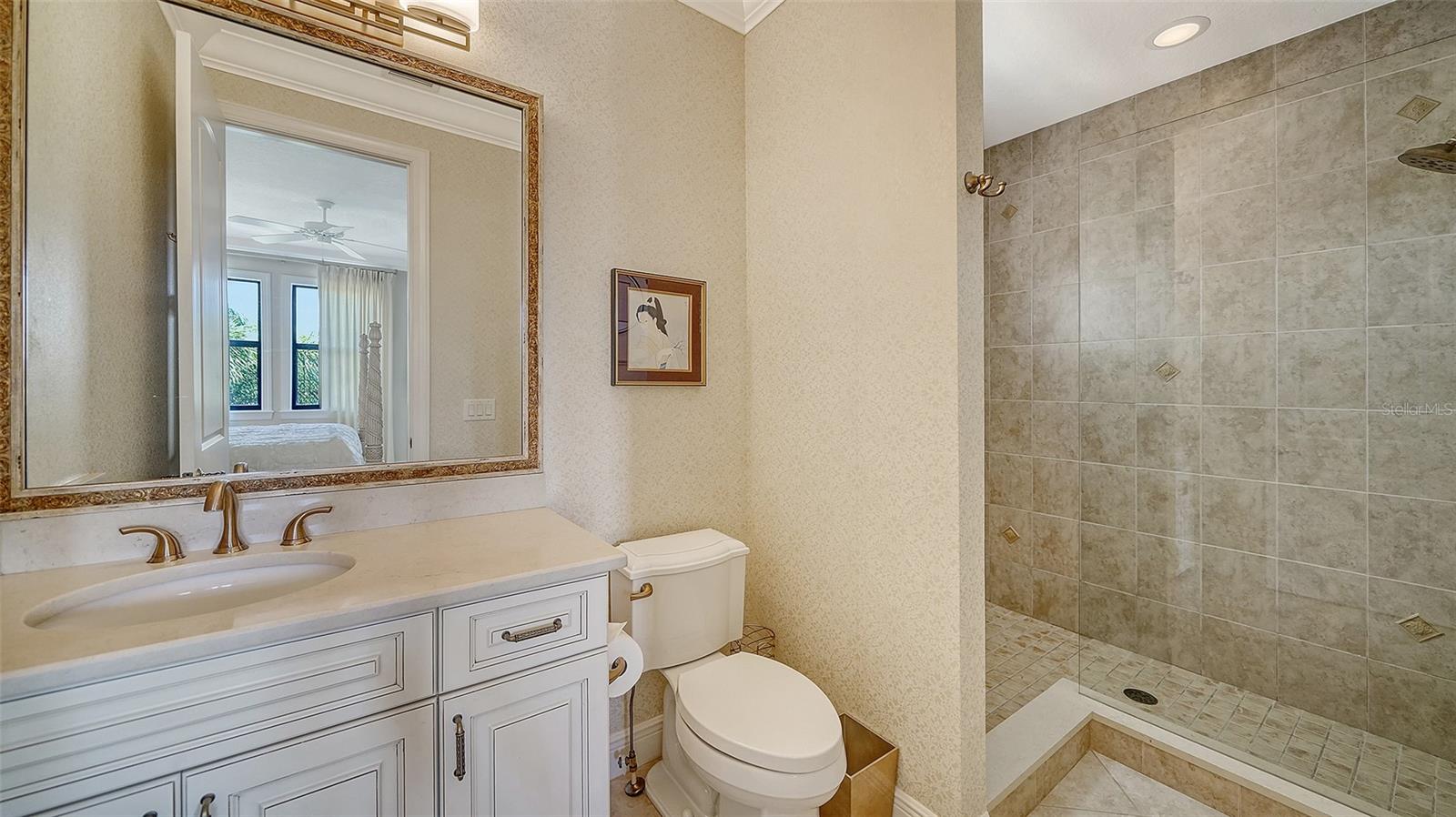 COUNTRY CLUB SHORES - Residential