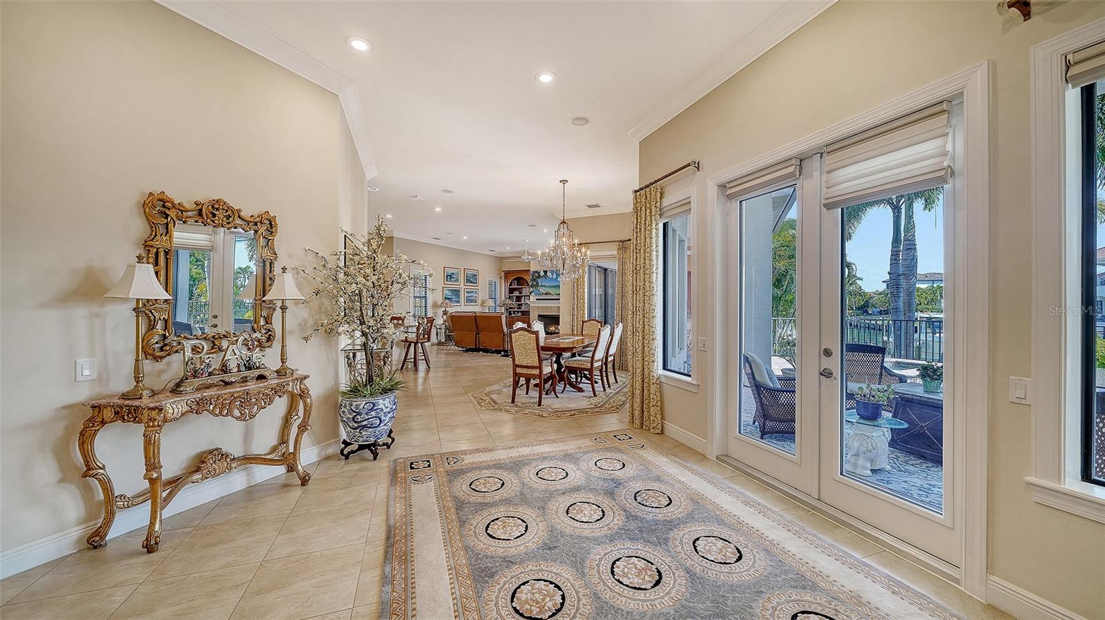 COUNTRY CLUB SHORES - Residential
