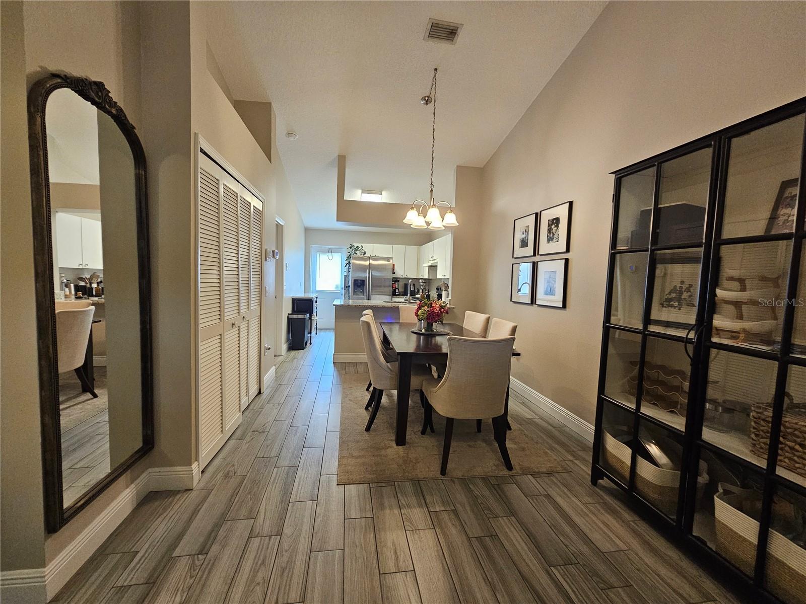 HILLSIDE VILLAS - Residential Lease