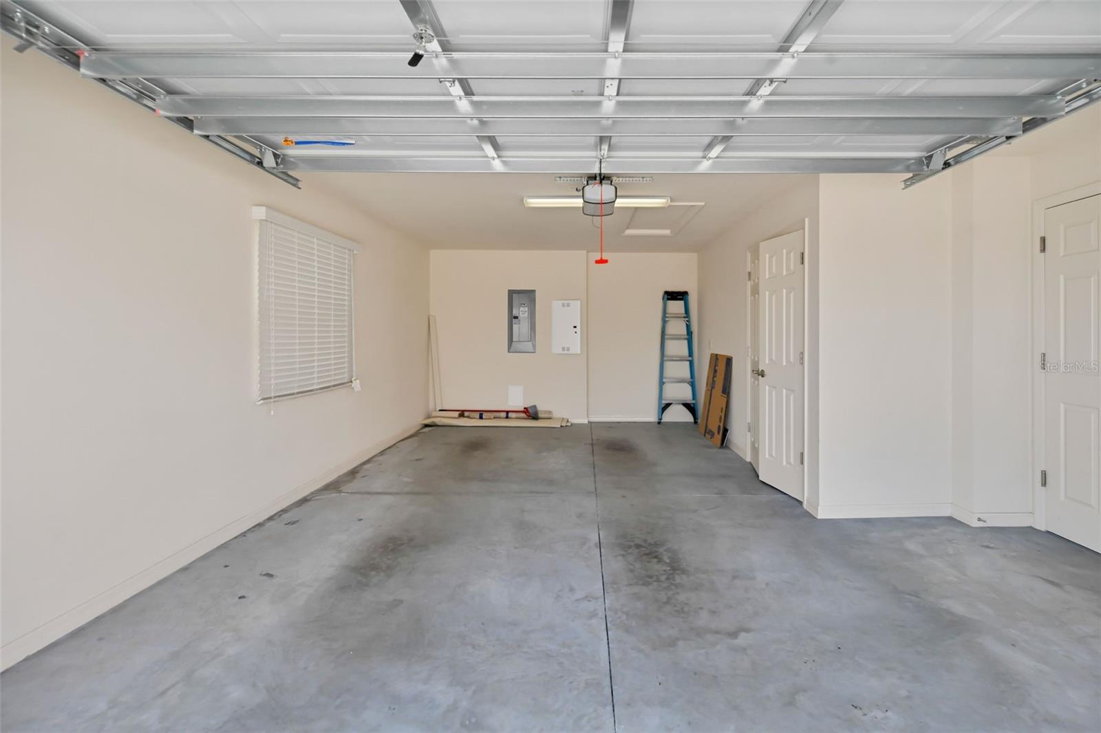 PHILLIPS VILLAS - Residential