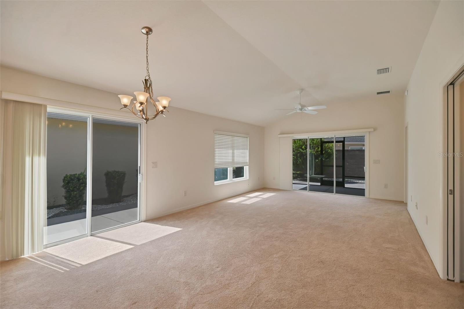 PHILLIPS VILLAS - Residential