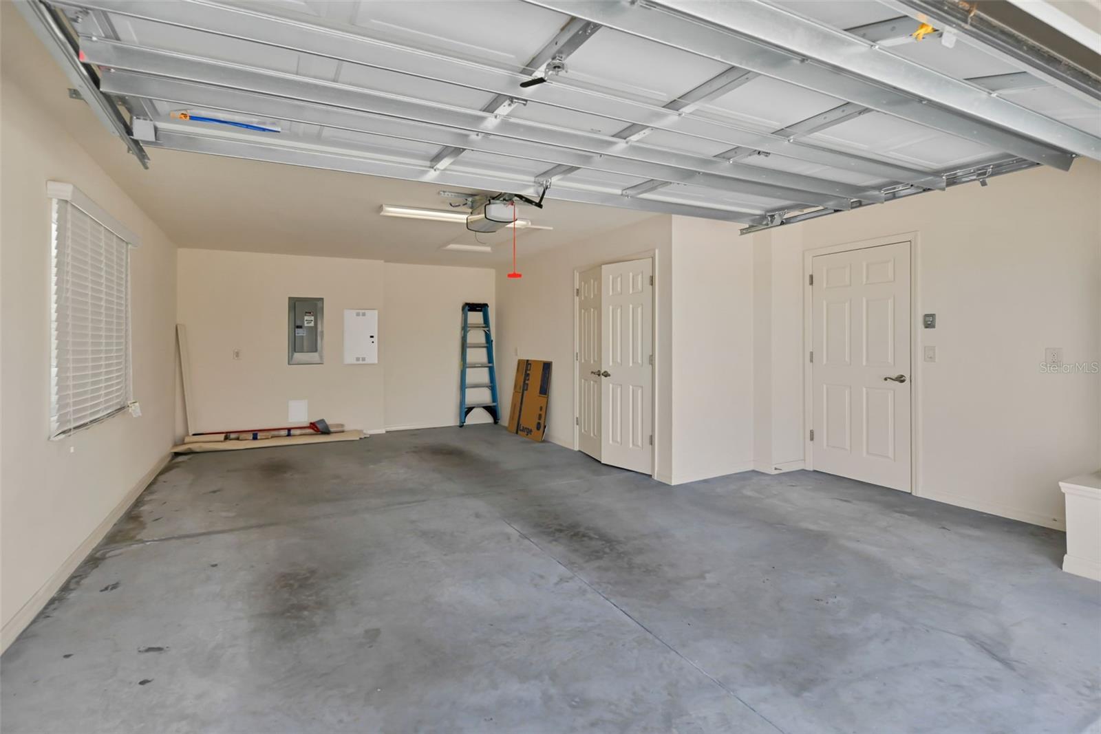PHILLIPS VILLAS - Residential