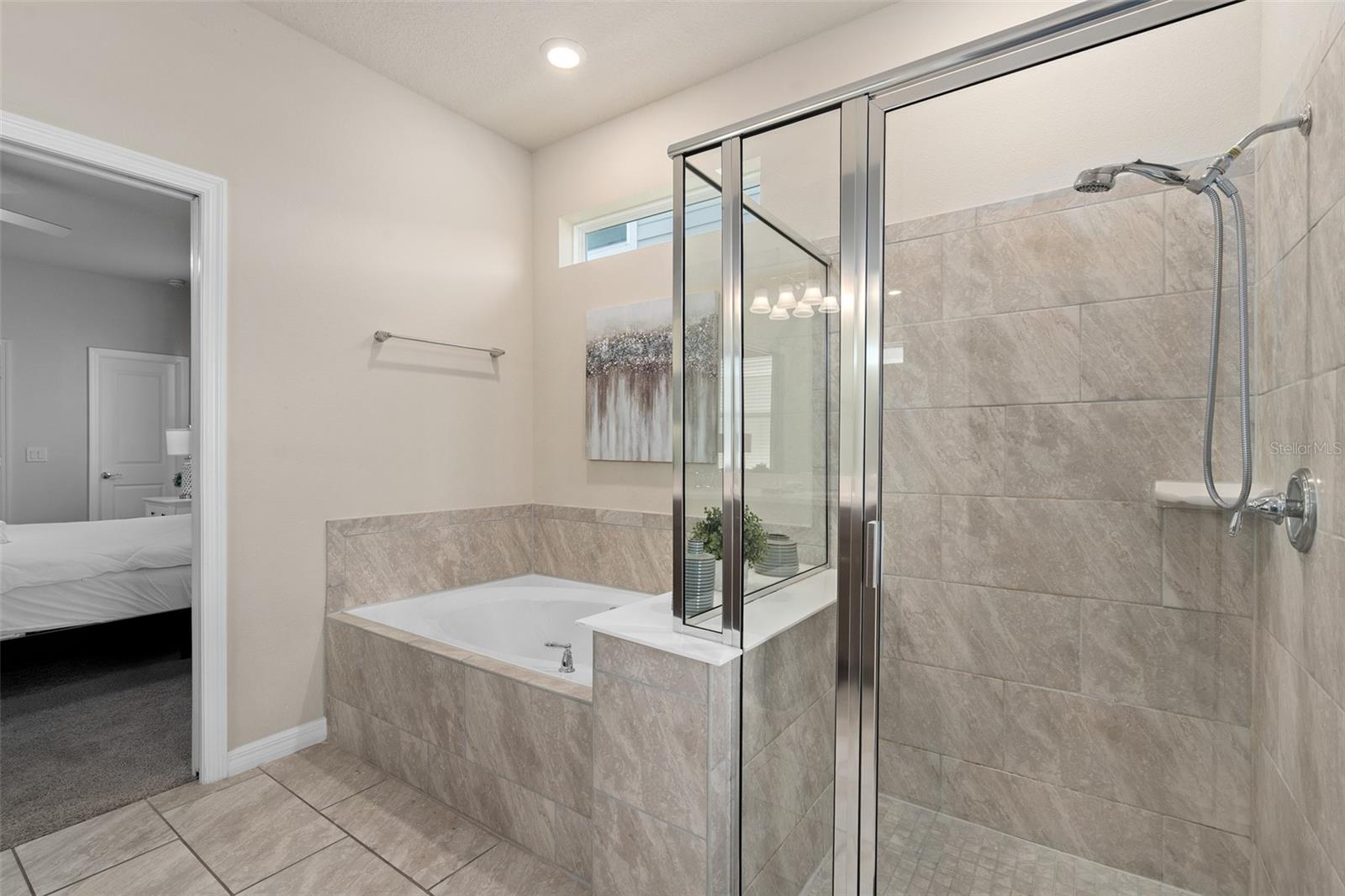WINDSOR ISLAND RESIDENCE PH 2B - Residential