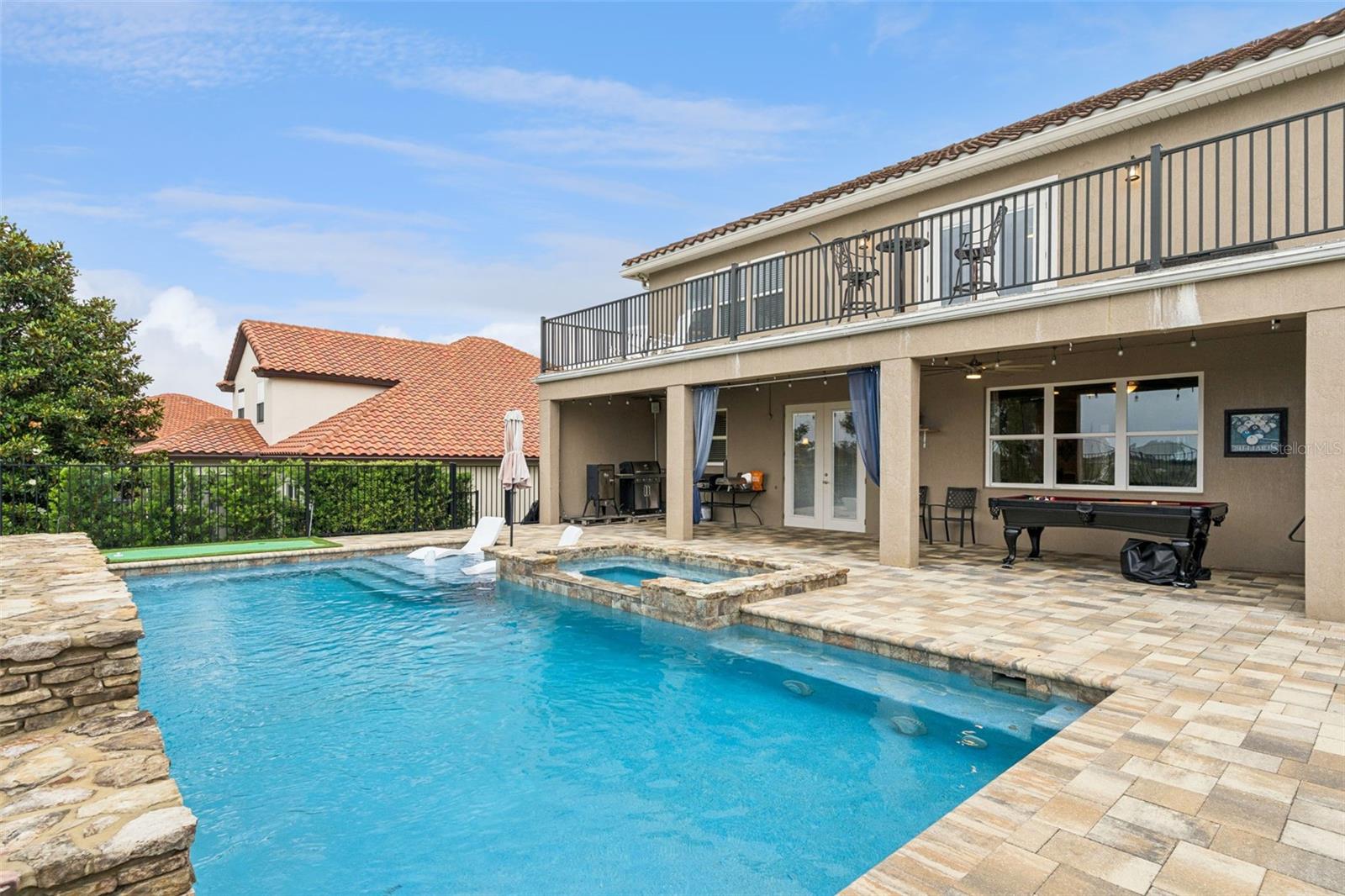 BELLA LAGO - Residential
