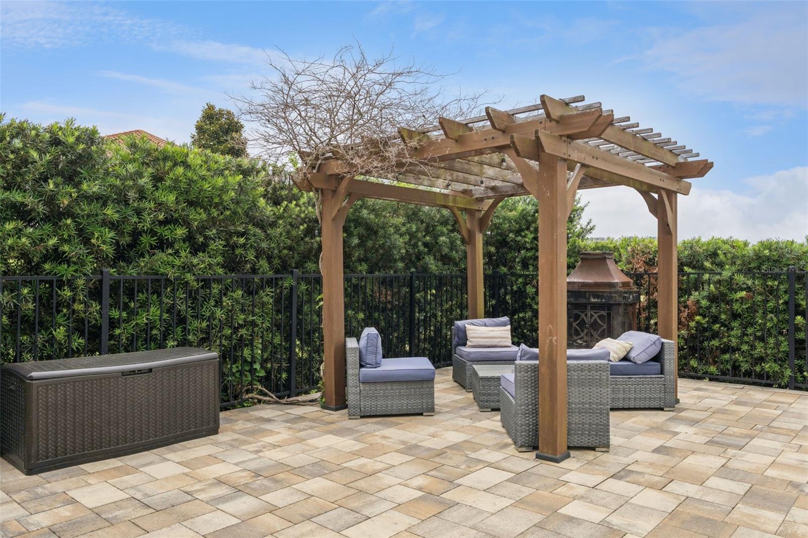 BELLA LAGO - Residential