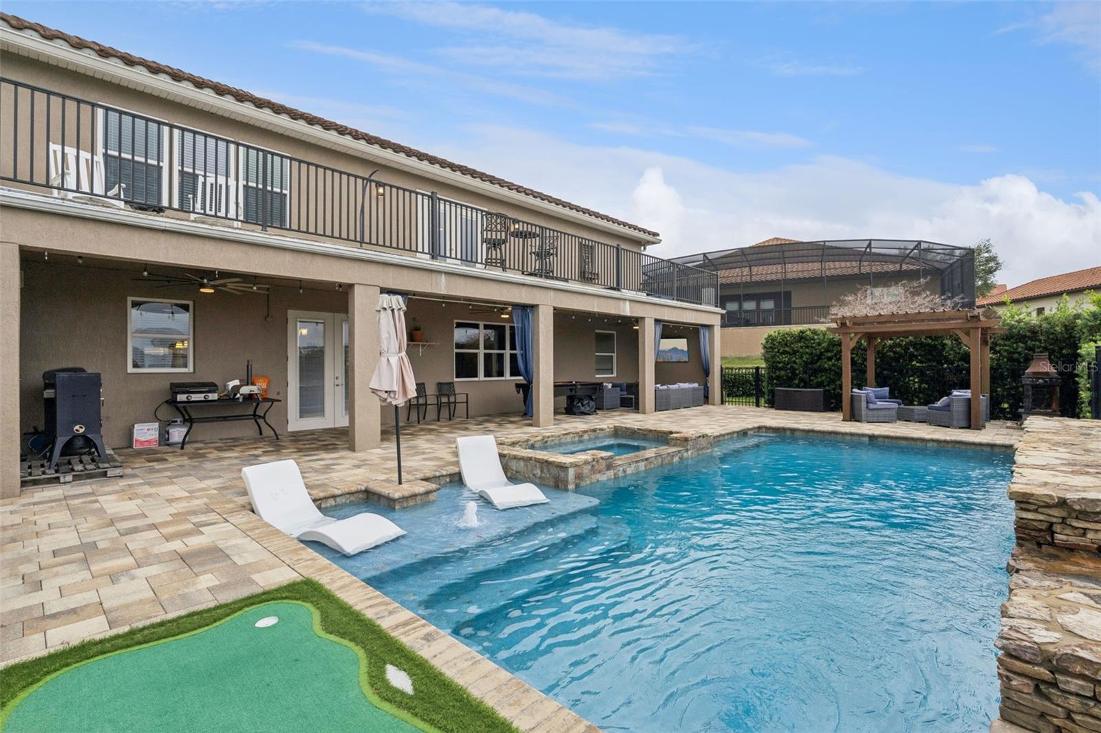 BELLA LAGO - Residential