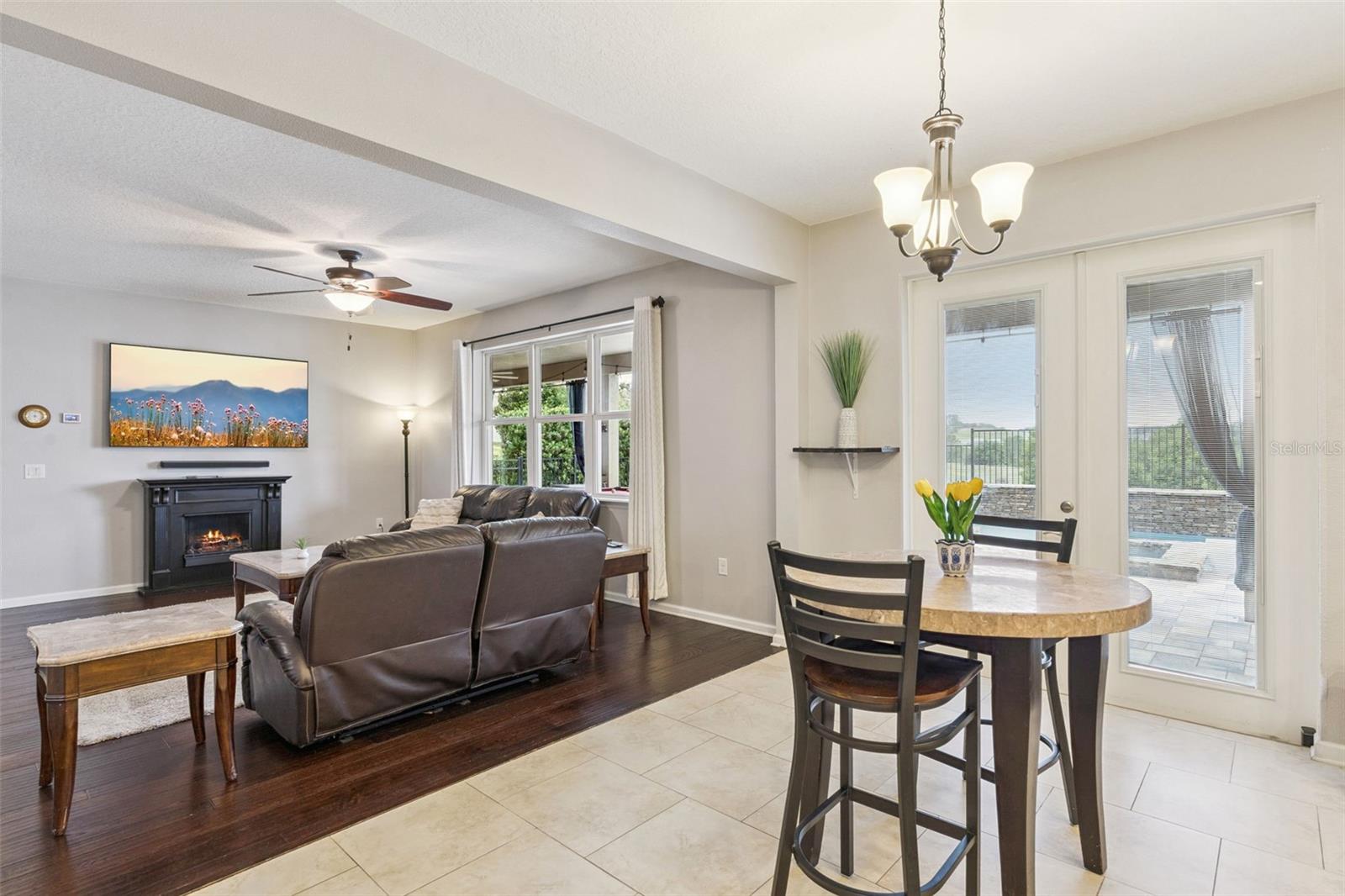 BELLA LAGO - Residential