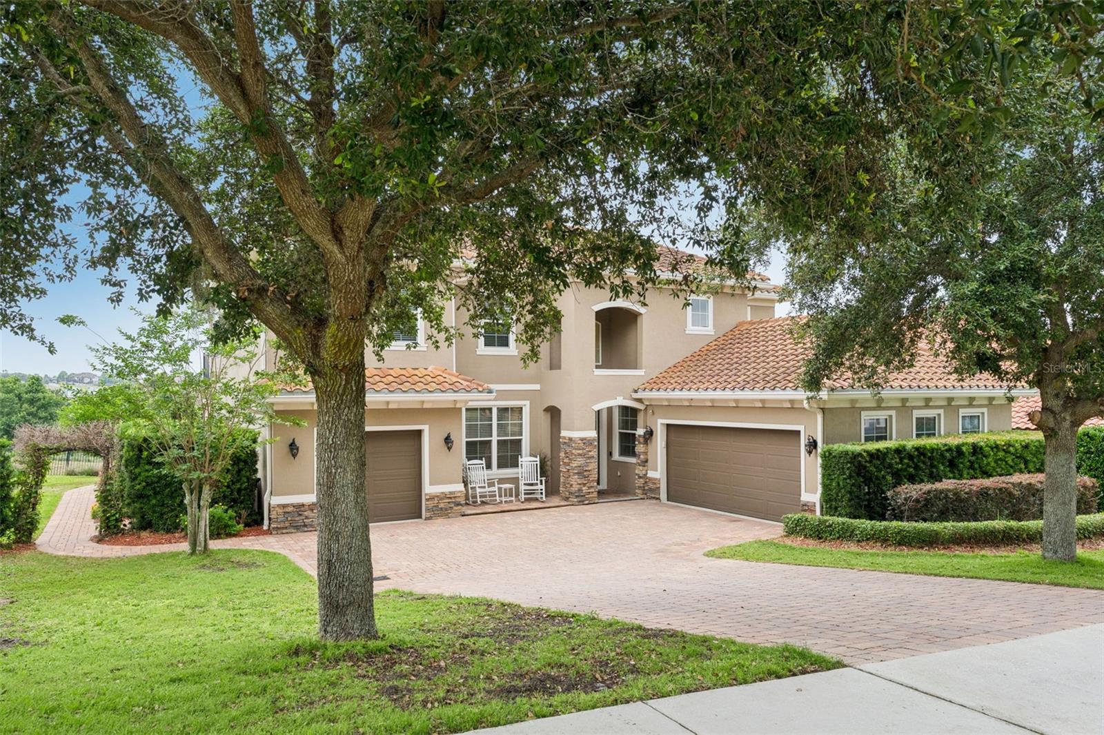 BELLA LAGO - Residential