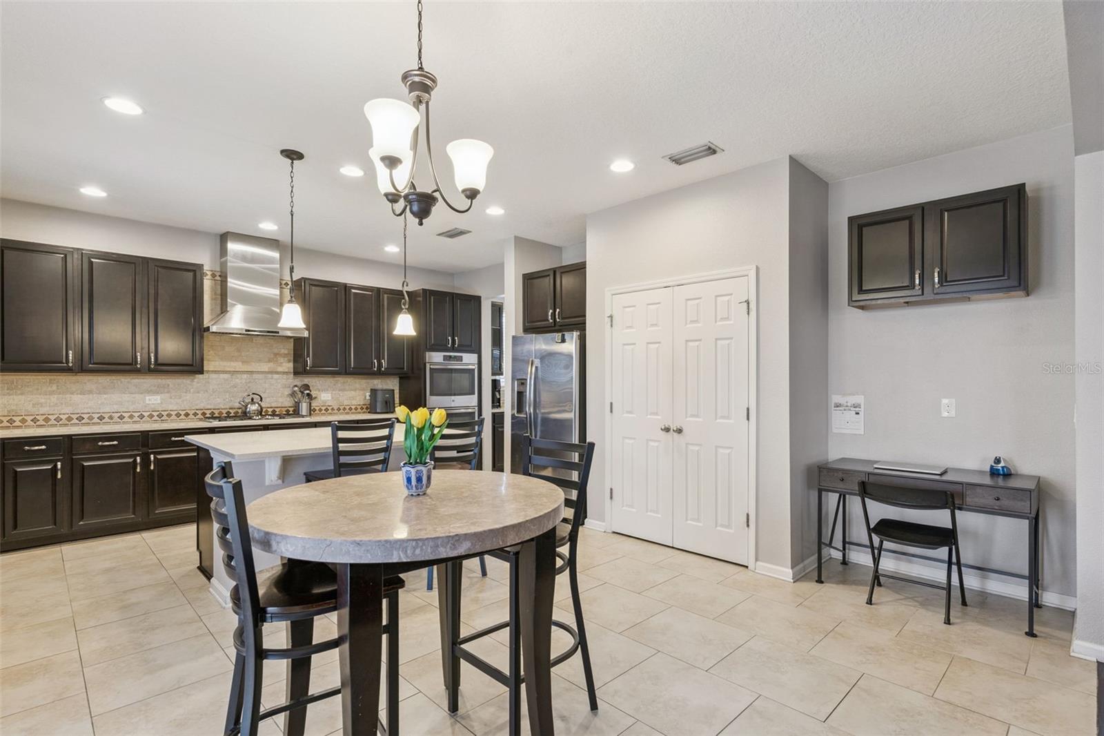 BELLA LAGO - Residential