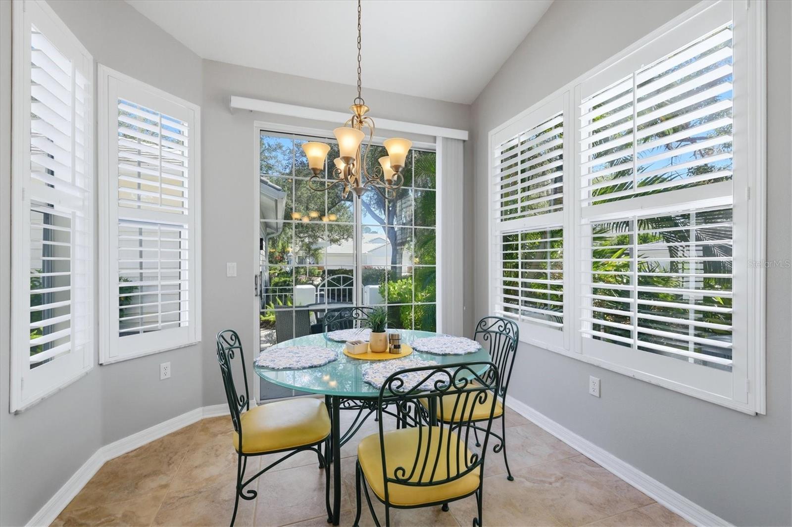 UNIVERSITY PARK COUNTRY CLUB - Residential