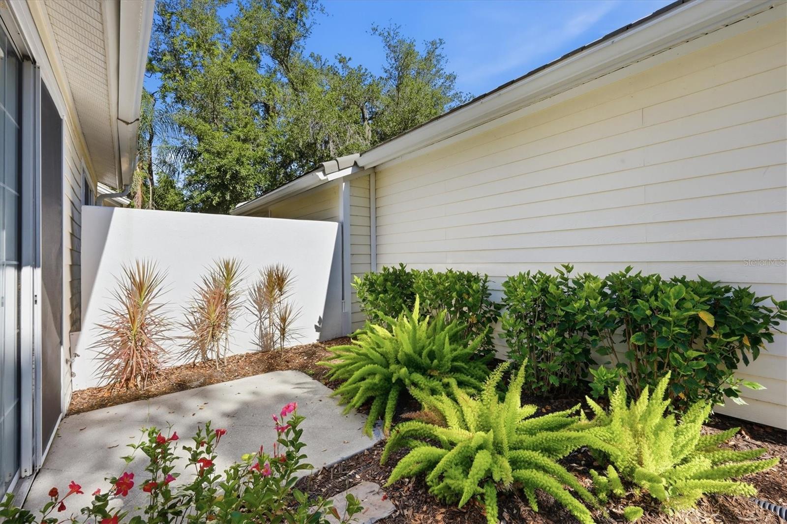 UNIVERSITY PARK COUNTRY CLUB - Residential