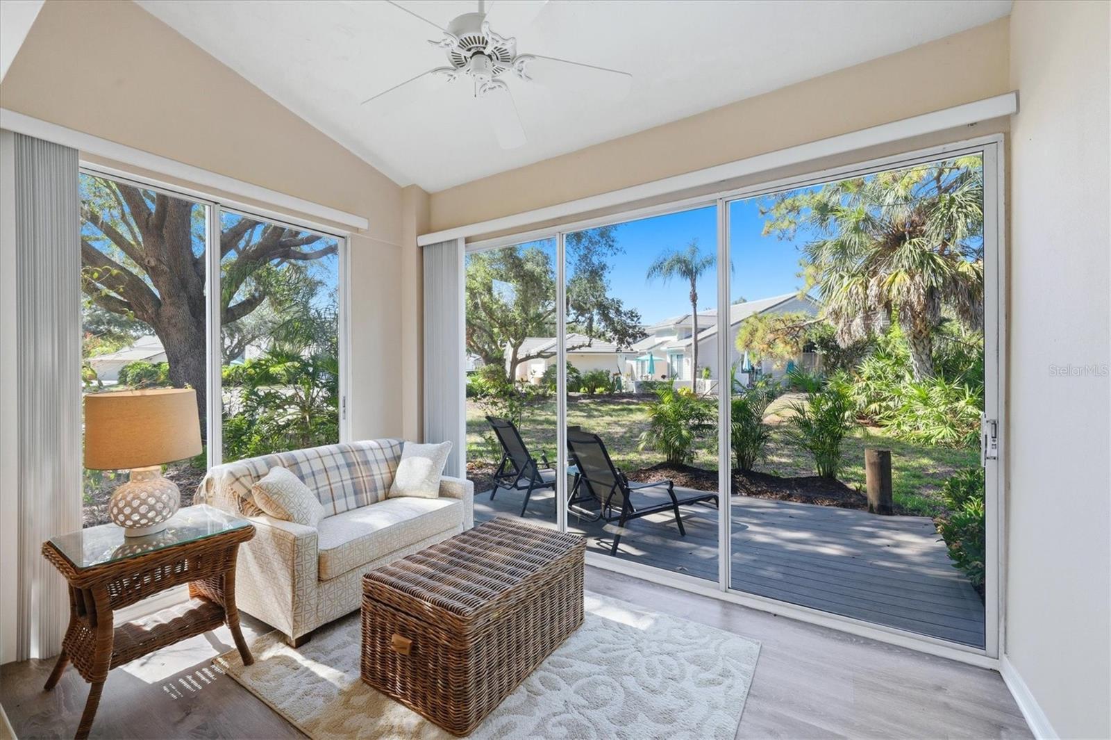 UNIVERSITY PARK COUNTRY CLUB - Residential