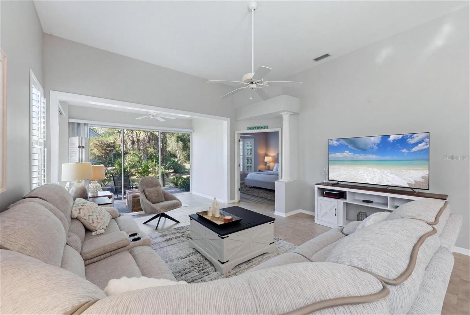 UNIVERSITY PARK COUNTRY CLUB - Residential