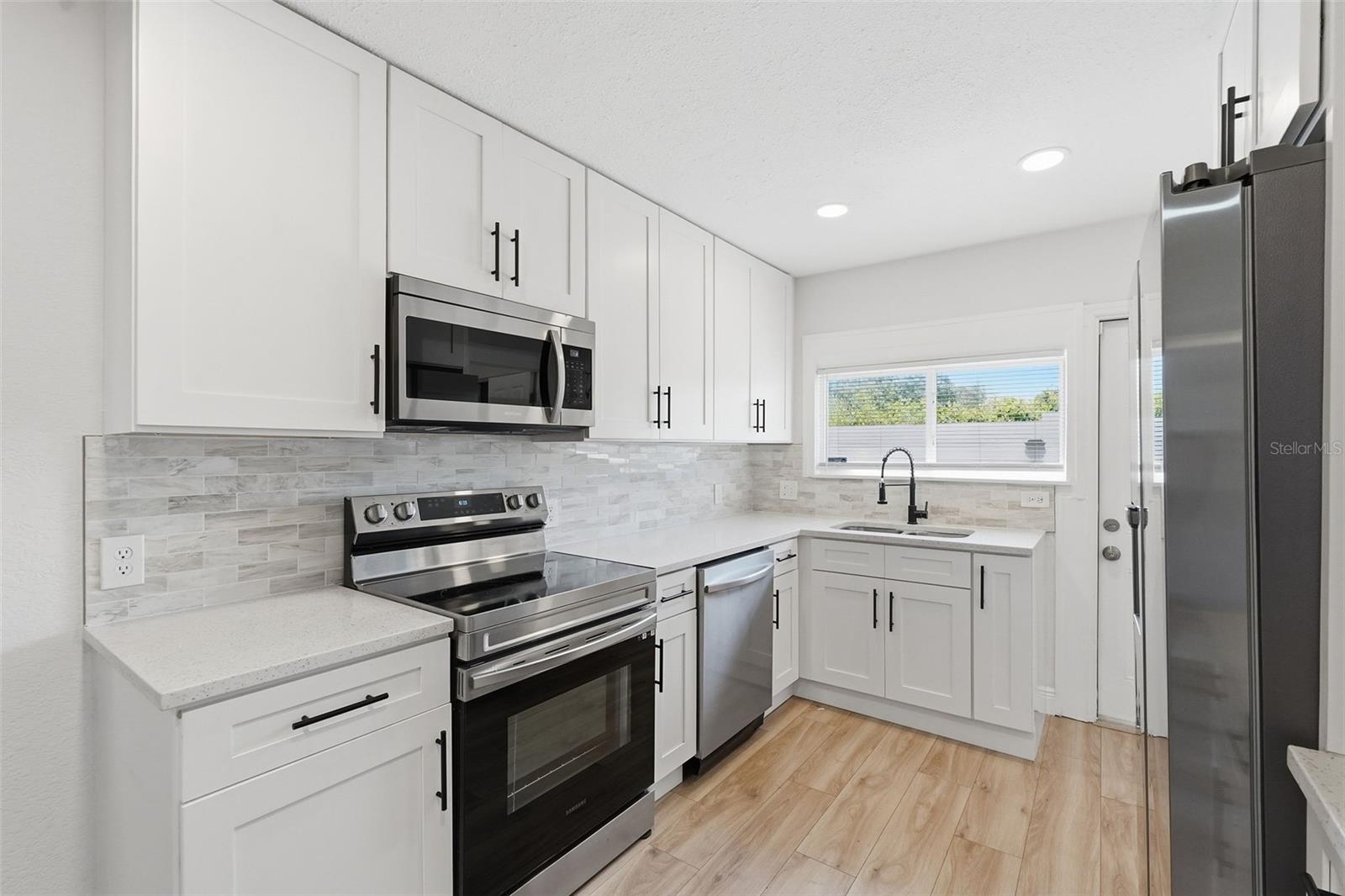 LAKEVIEW HEIGHTS - Residential