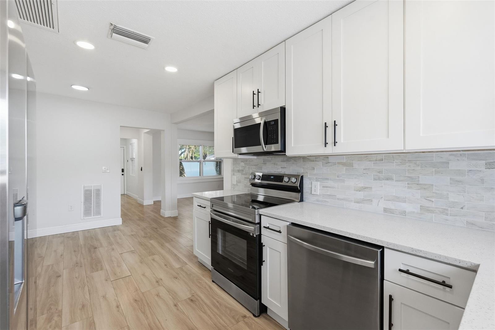 LAKEVIEW HEIGHTS - Residential