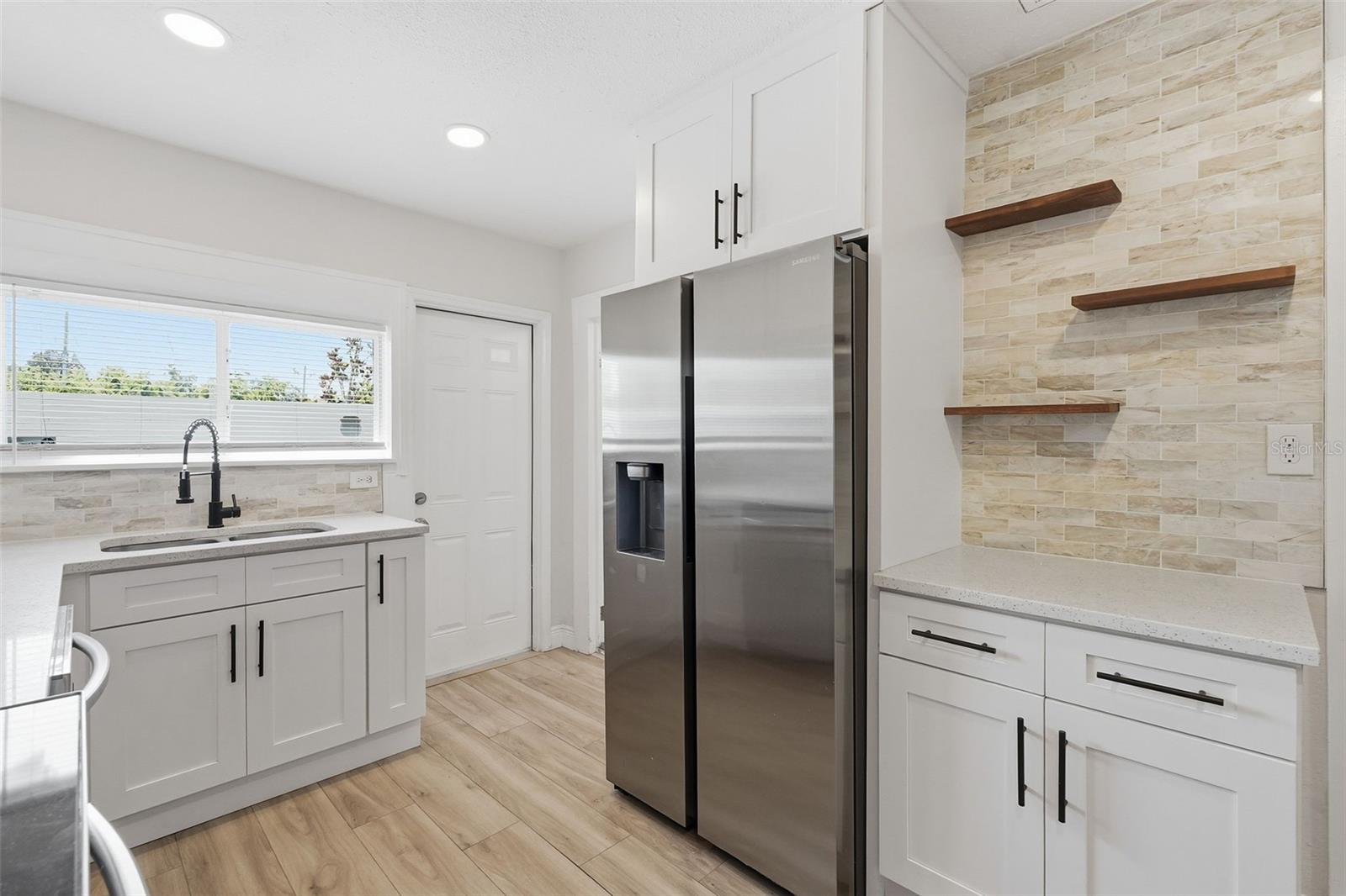 LAKEVIEW HEIGHTS - Residential