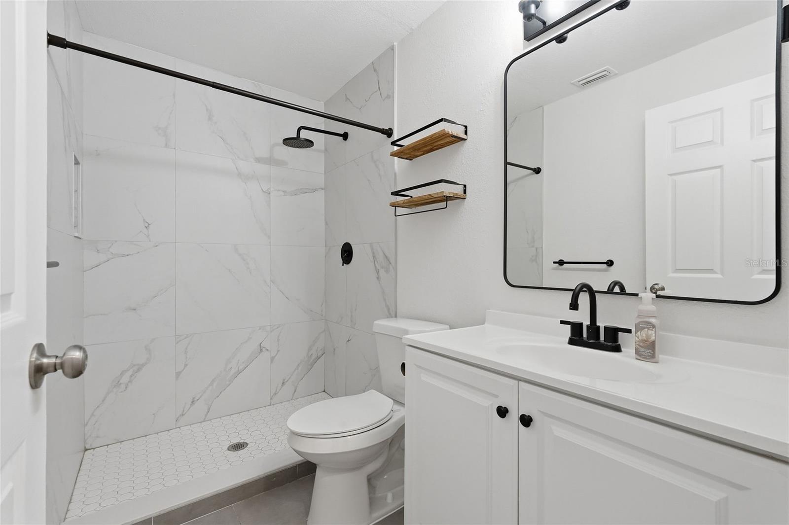 LAKEVIEW HEIGHTS - Residential