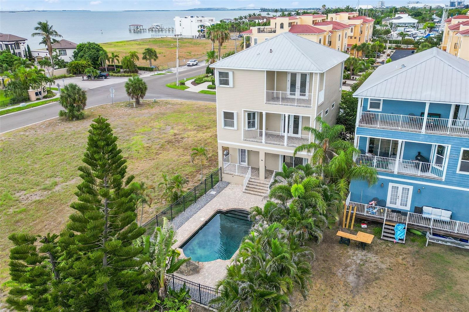 APOLLO KEY VILLAGE - Residential