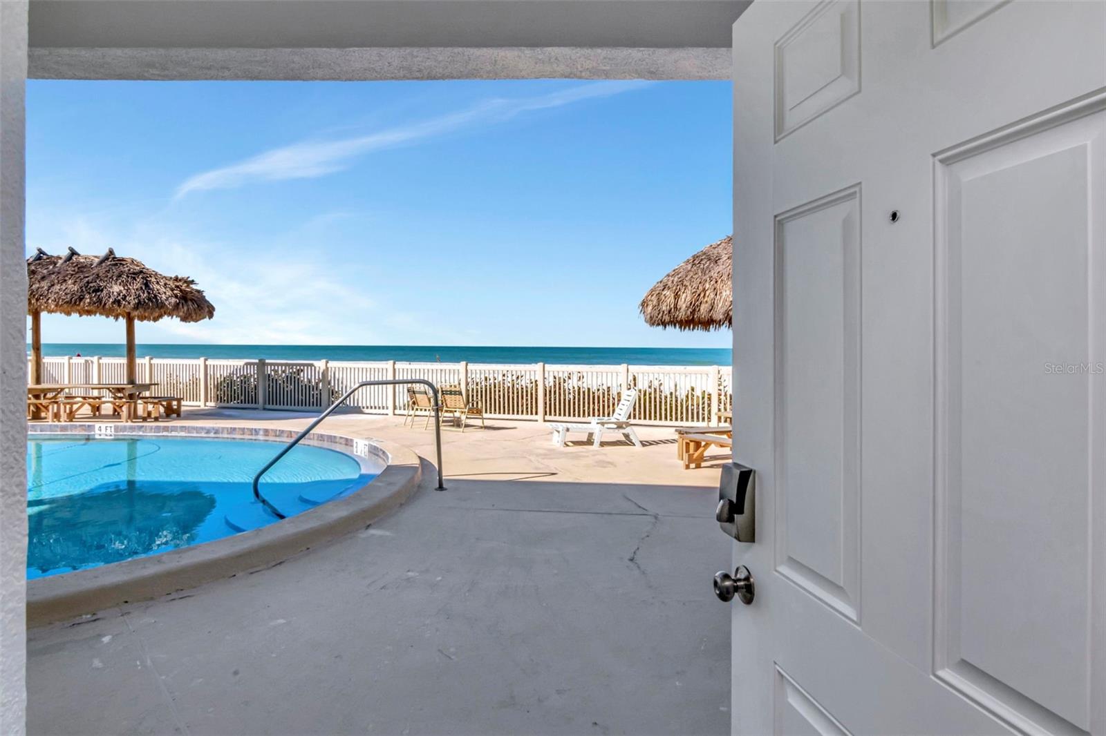 CHATEAU CONDO THE - Residential