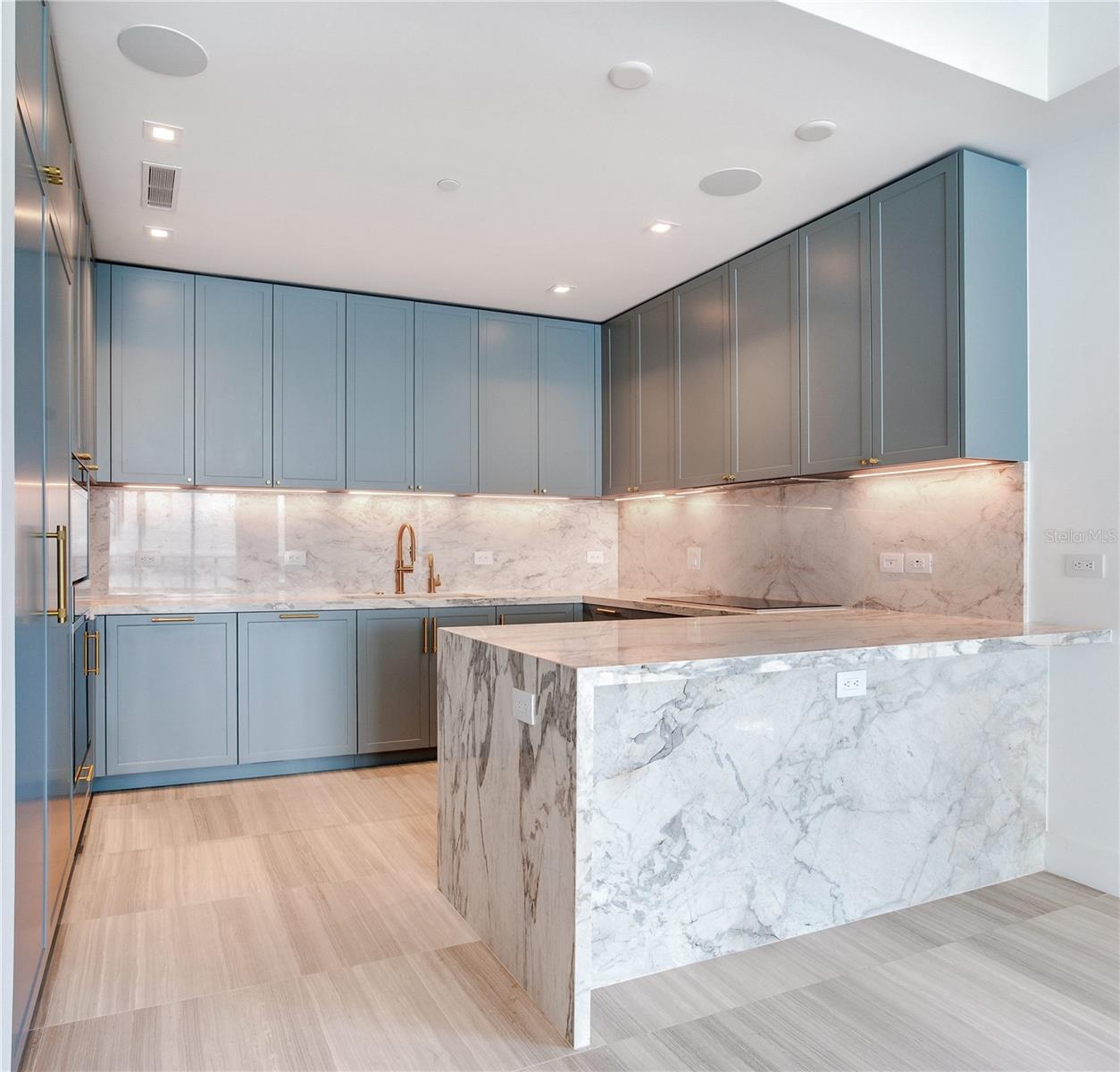 BAYSHORE YSABELLA CONDOMINIUM - Residential