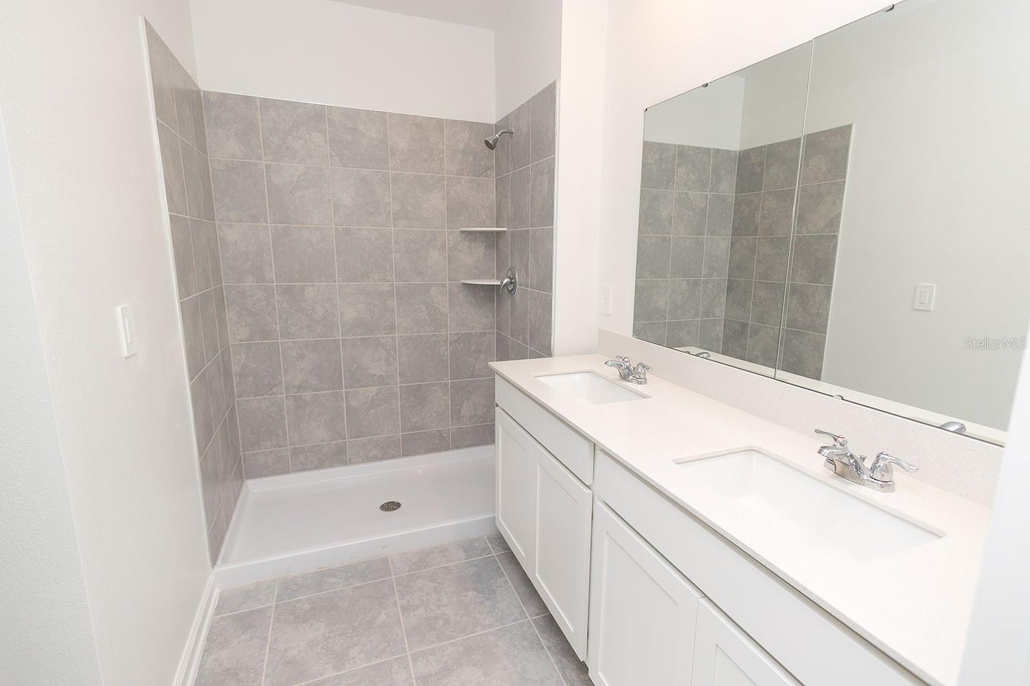 CASCADES PH 1A & 1B - Residential Lease