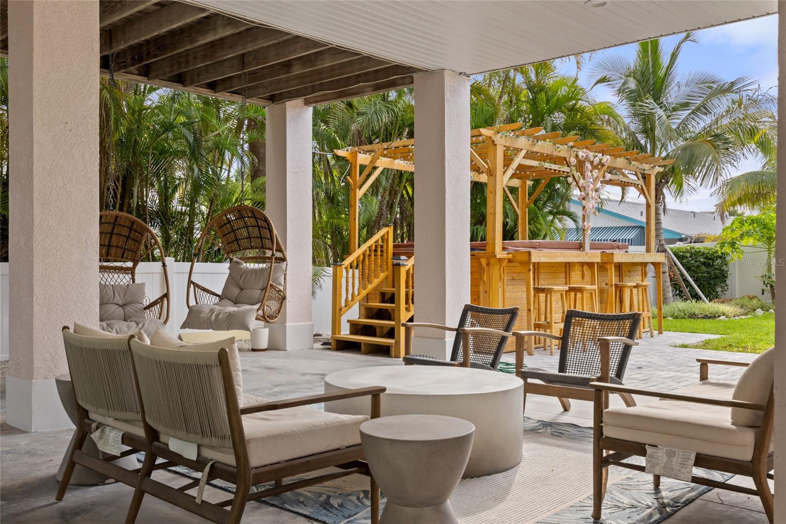 ANNA MARIA BEACH - Residential
