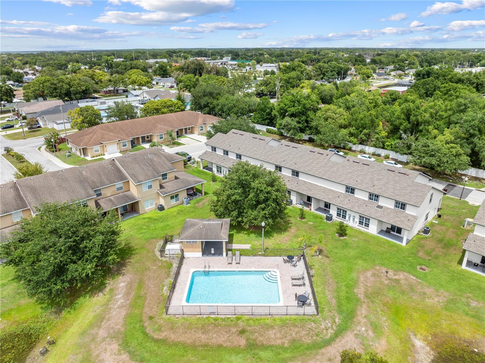BARTON COURT - Residential