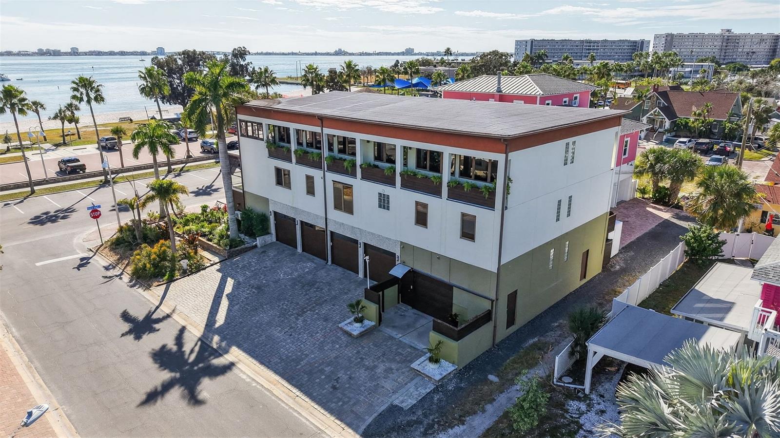 BOCA CEIGA PARK - Commercial Sale