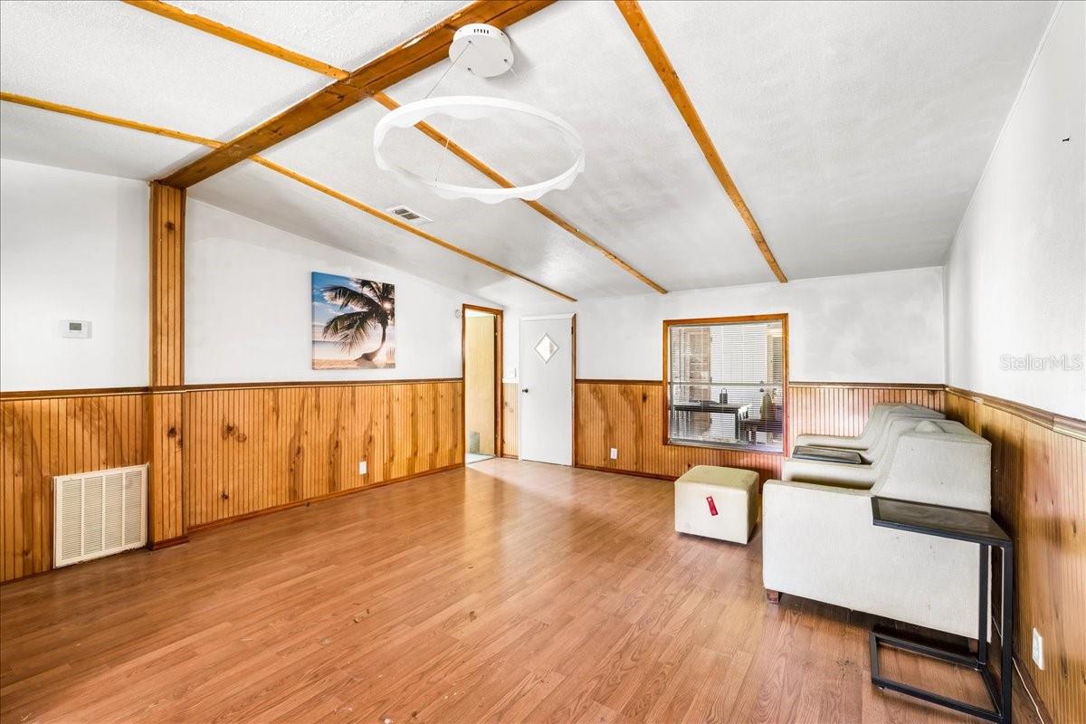 SILVER SPRINGS MANOR - Residential