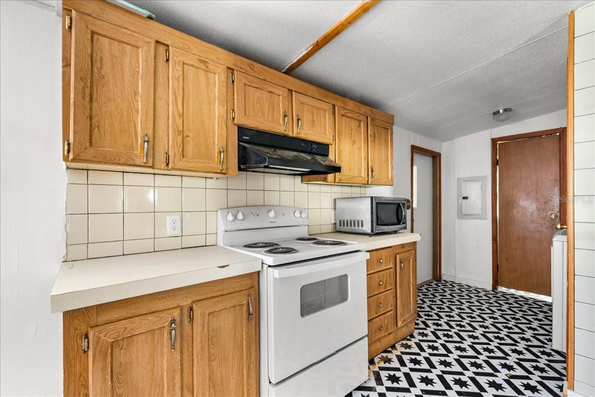 SILVER SPRINGS MANOR - Residential