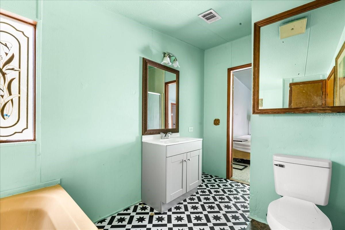SILVER SPRINGS MANOR - Residential