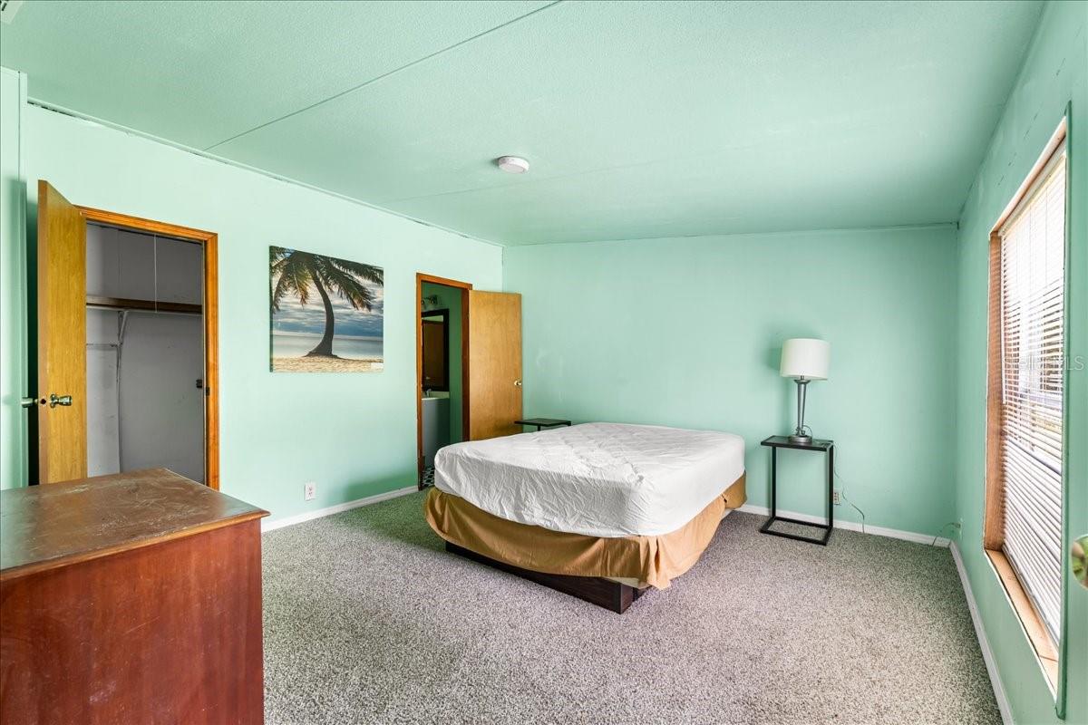 SILVER SPRINGS MANOR - Residential