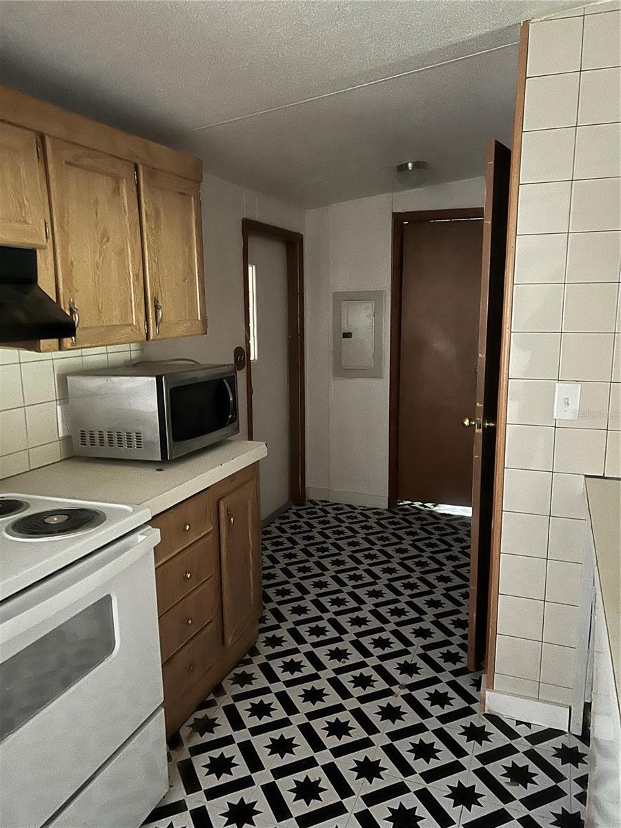 SILVER SPRINGS MANOR - Residential
