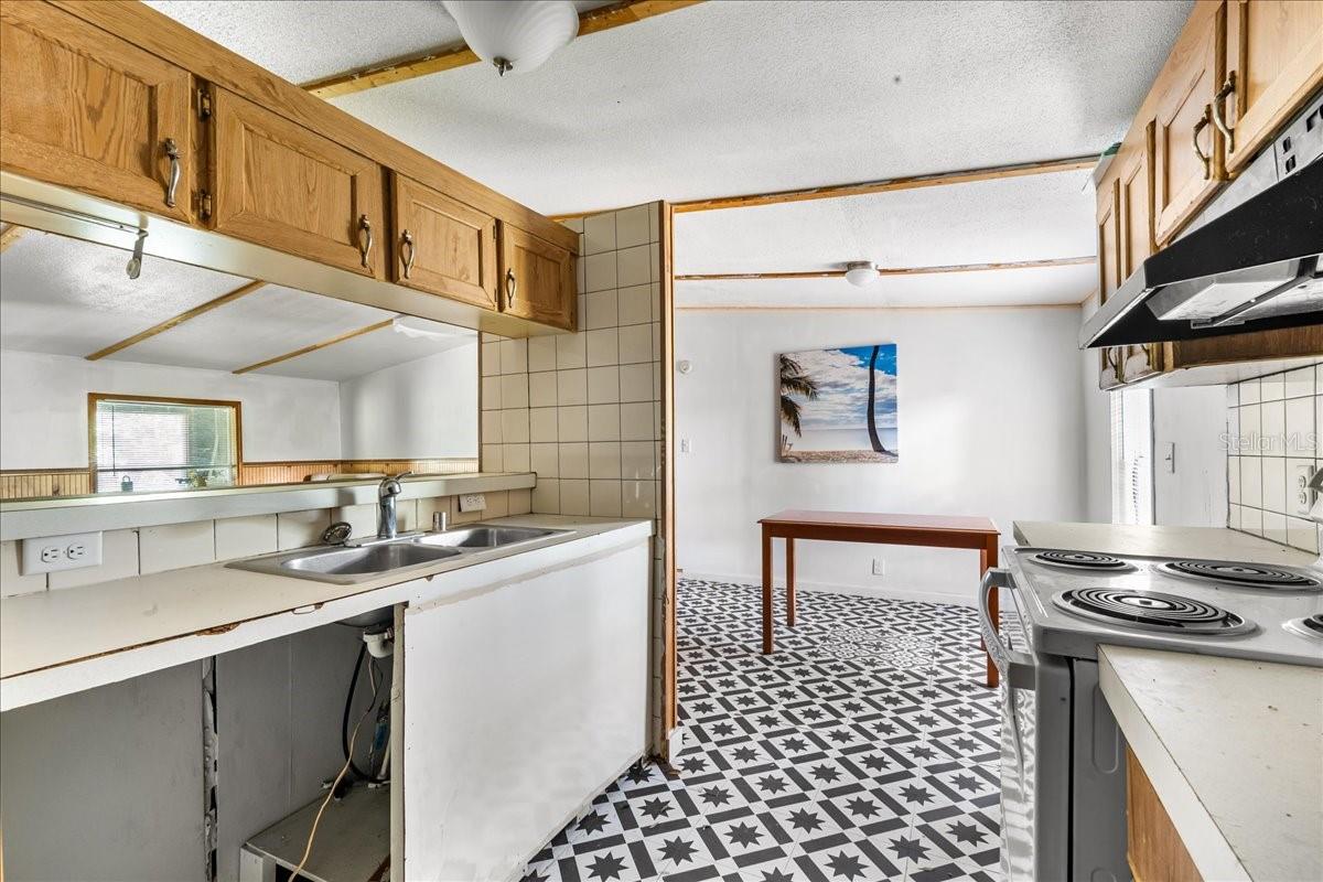 SILVER SPRINGS MANOR - Residential
