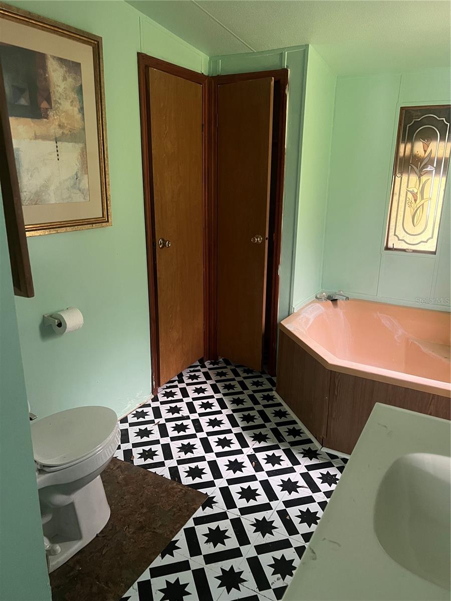 SILVER SPRINGS MANOR - Residential
