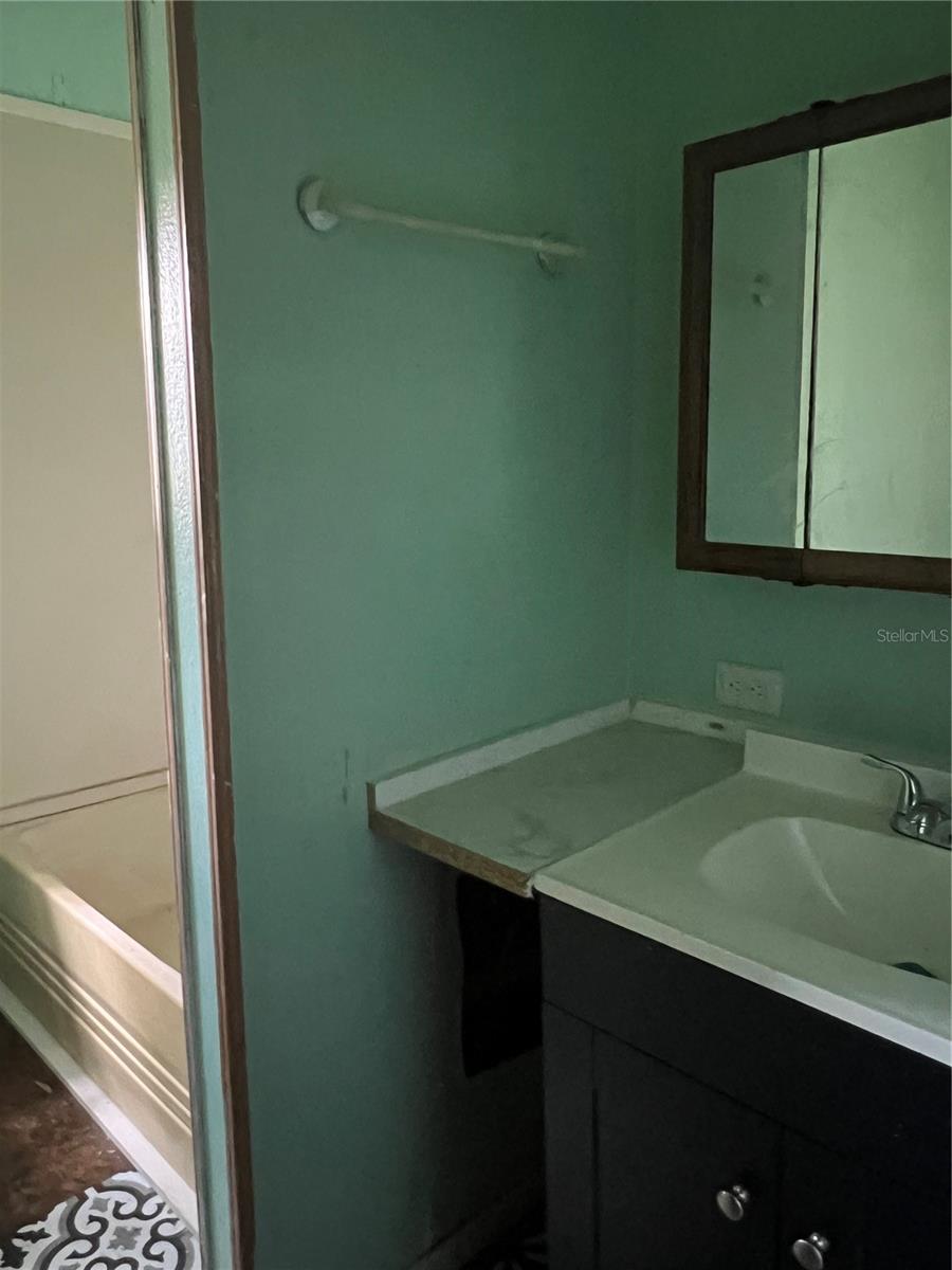 SILVER SPRINGS MANOR - Residential