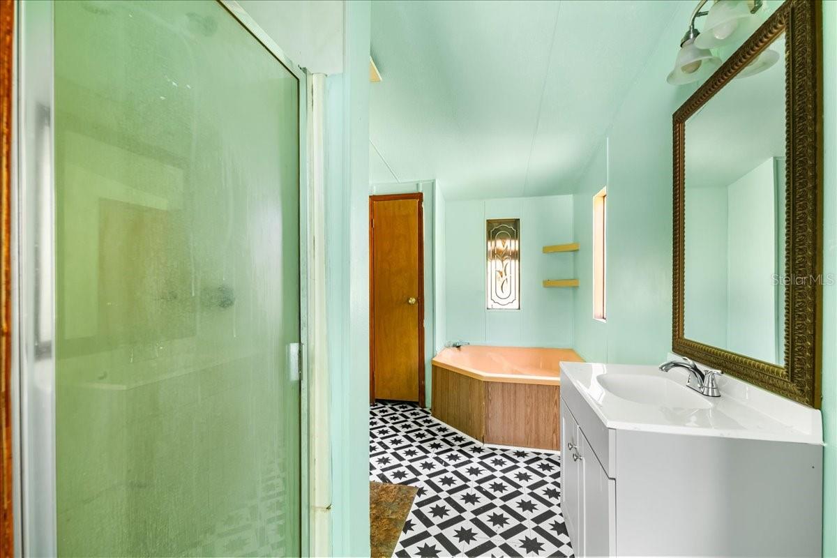 SILVER SPRINGS MANOR - Residential