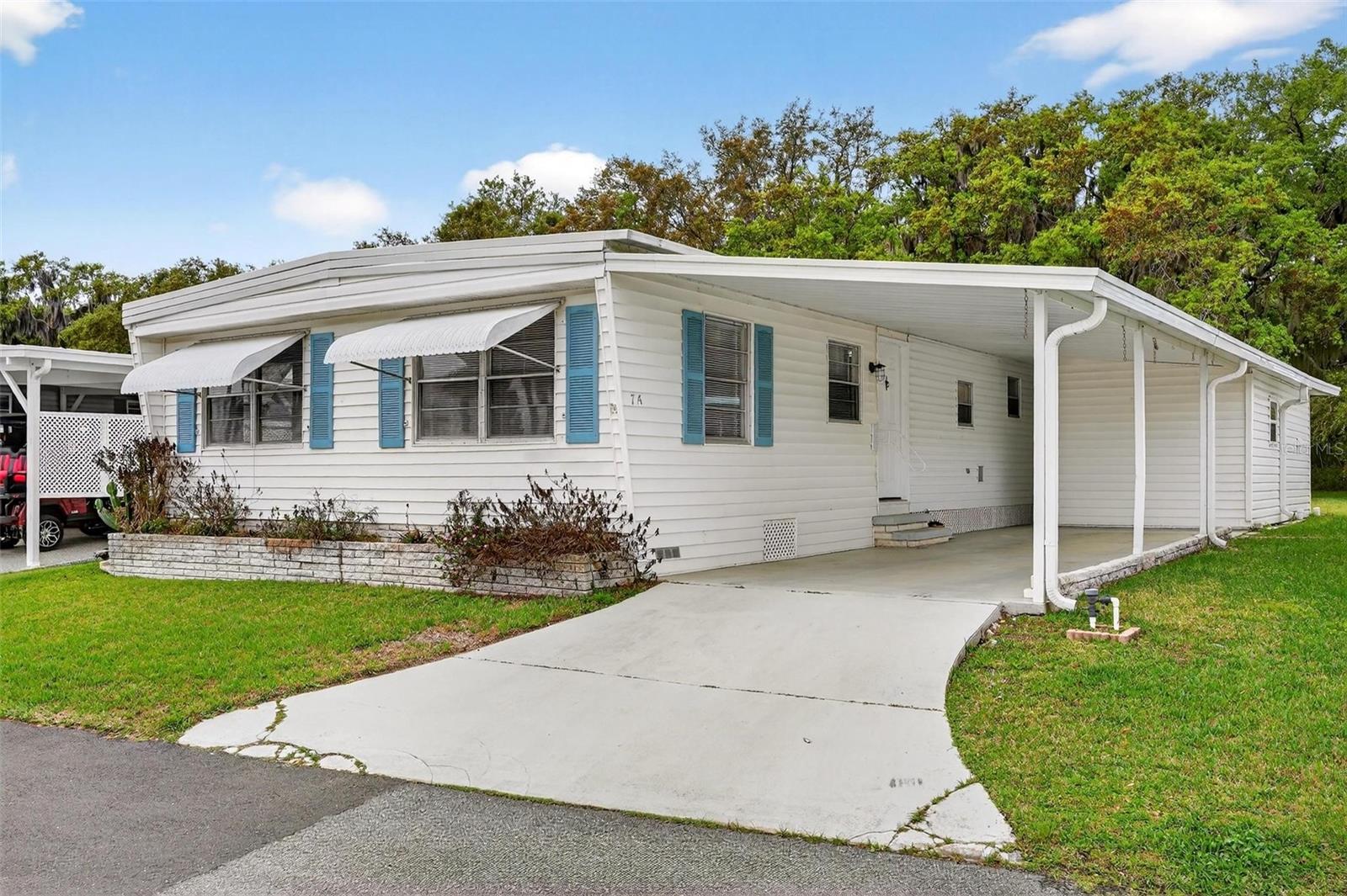EUSTIS COUNTRY CLUB MANOR MHP UNIT 02A - Residential