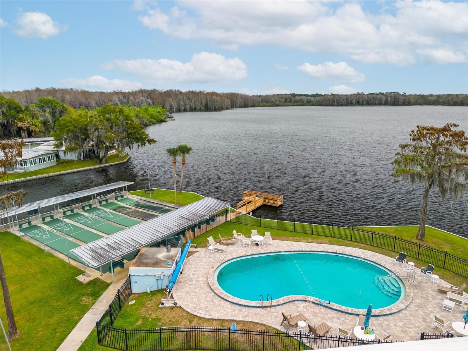 EUSTIS COUNTRY CLUB MANOR MHP UNIT 02A - Residential