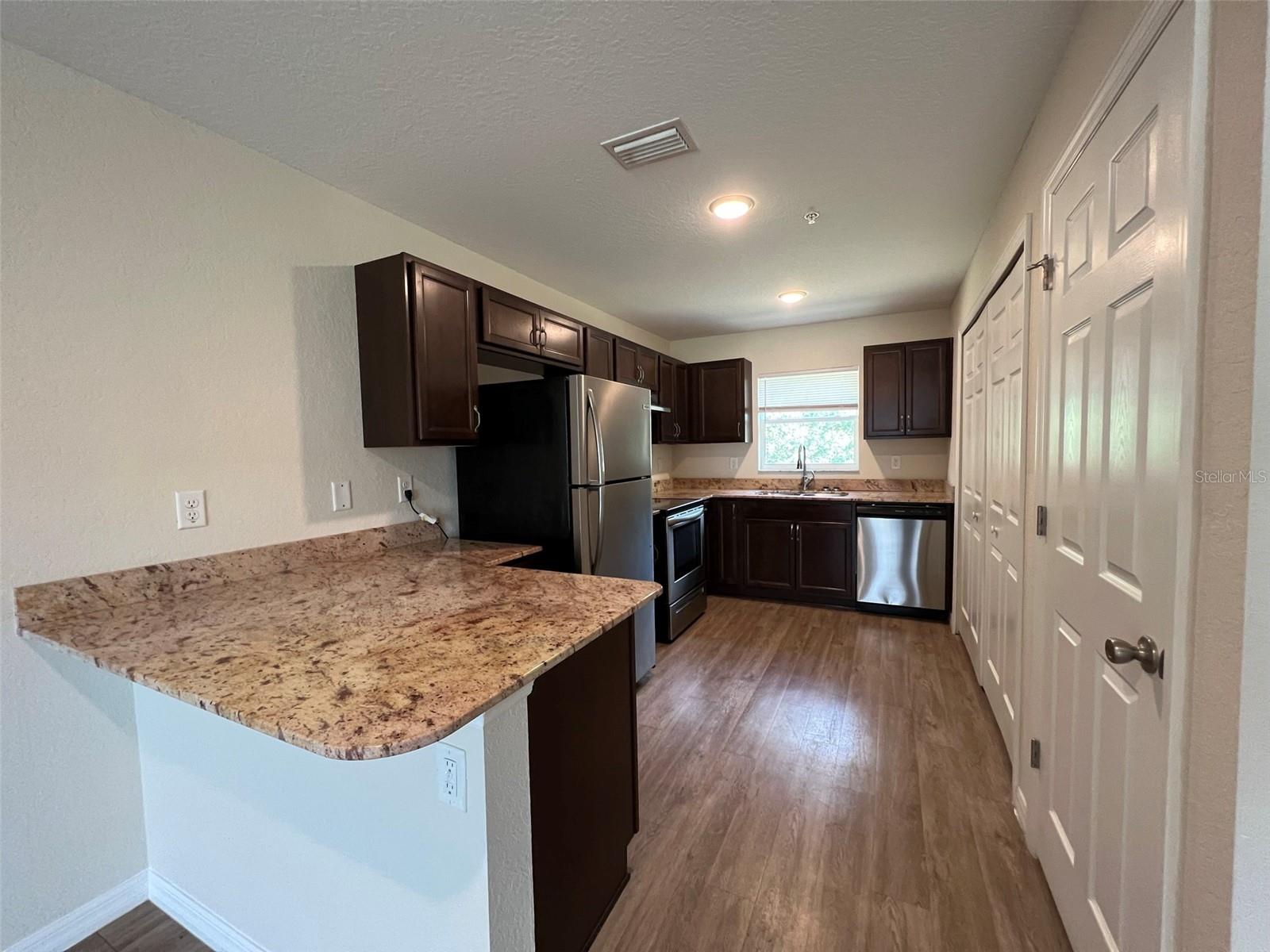SILVER SPRINGS SHORES - Residential Lease