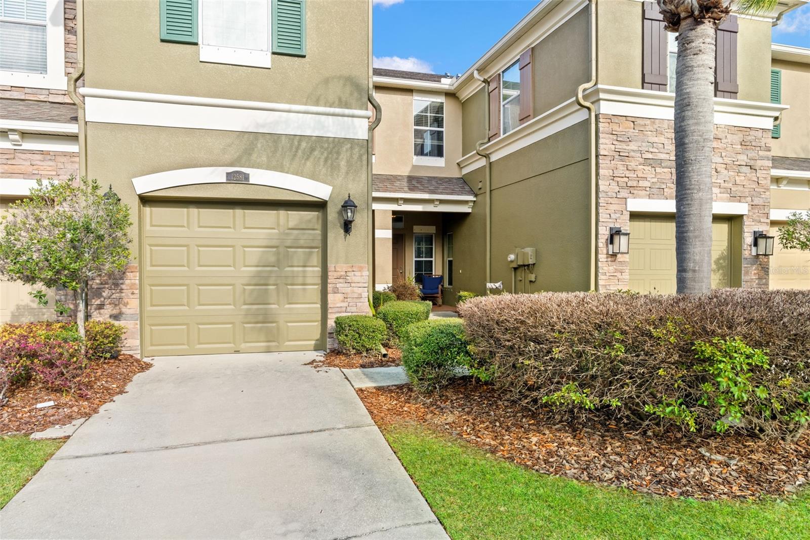 SOUTH HAMPTON - Residential
