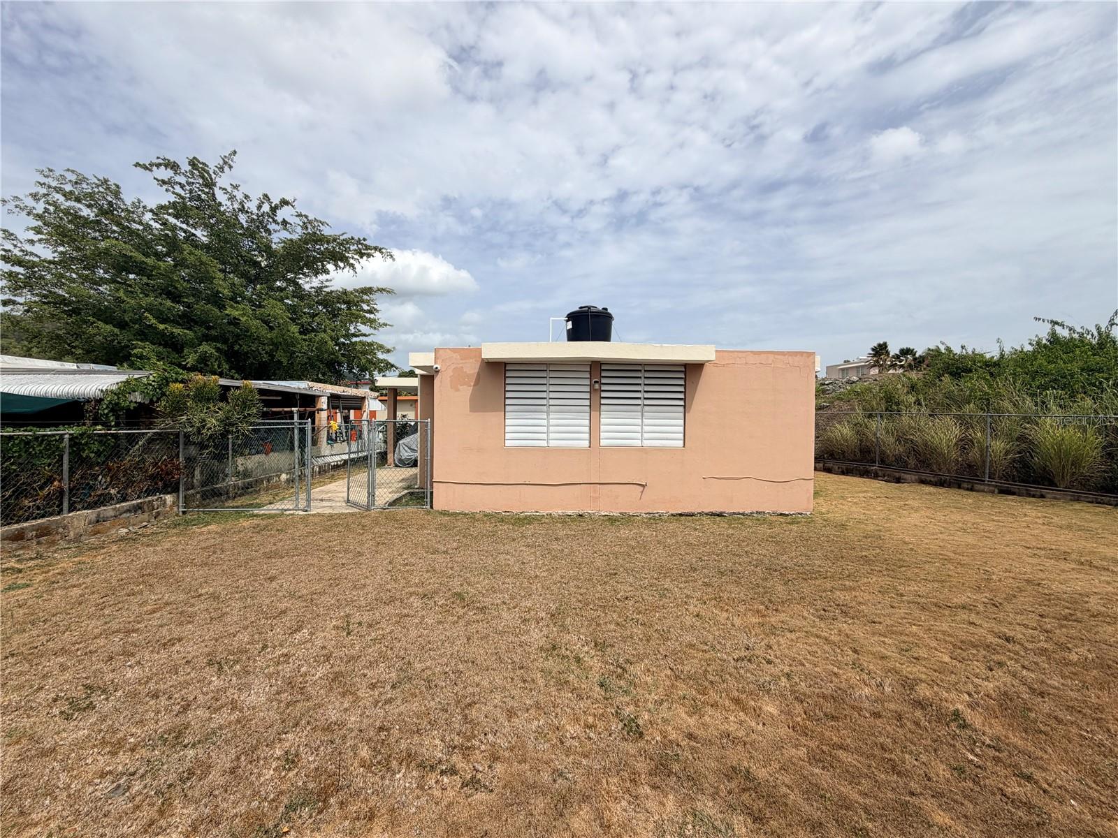 URB. LA NUEVA SALAMANCA - Residential