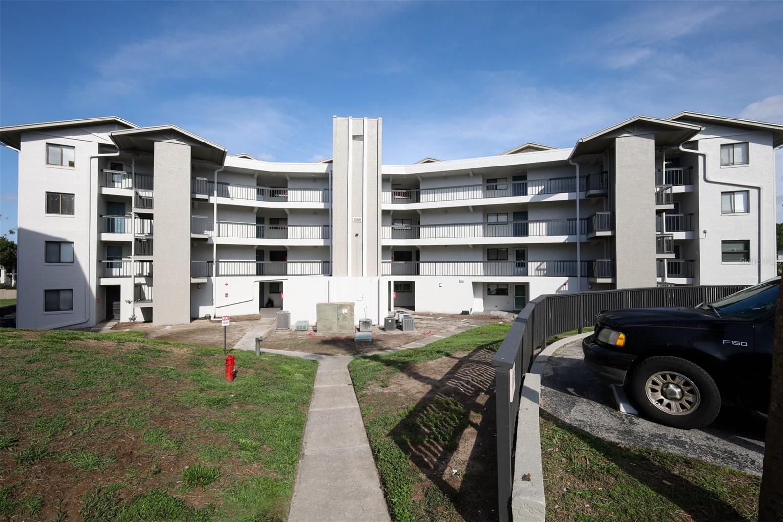 LAKE LOTUS CLUB - Residential