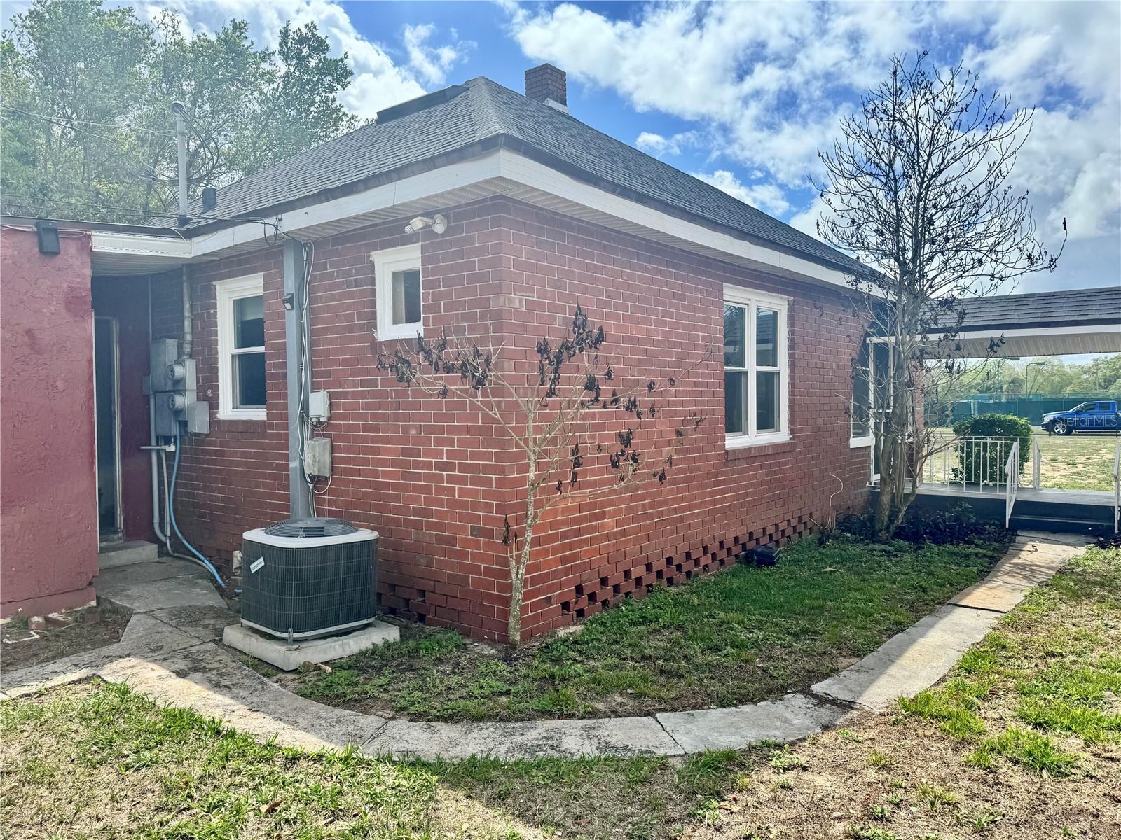 LAKE WALES - Residential Income