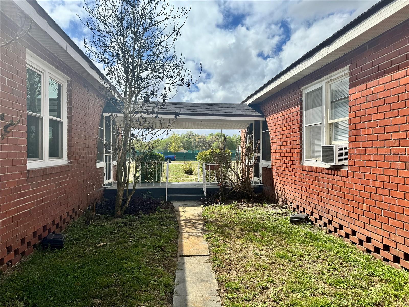 LAKE WALES - Residential Income