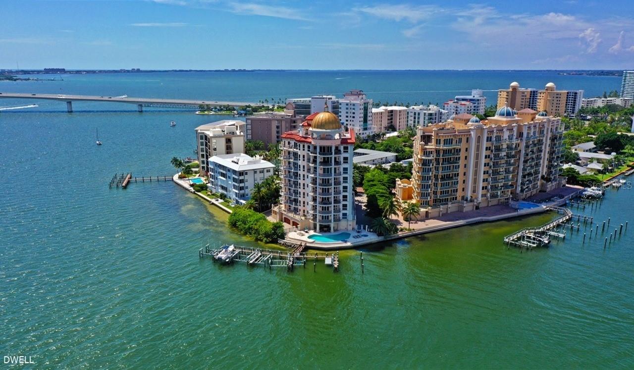 THE GRANDE RIVIERA - Residential