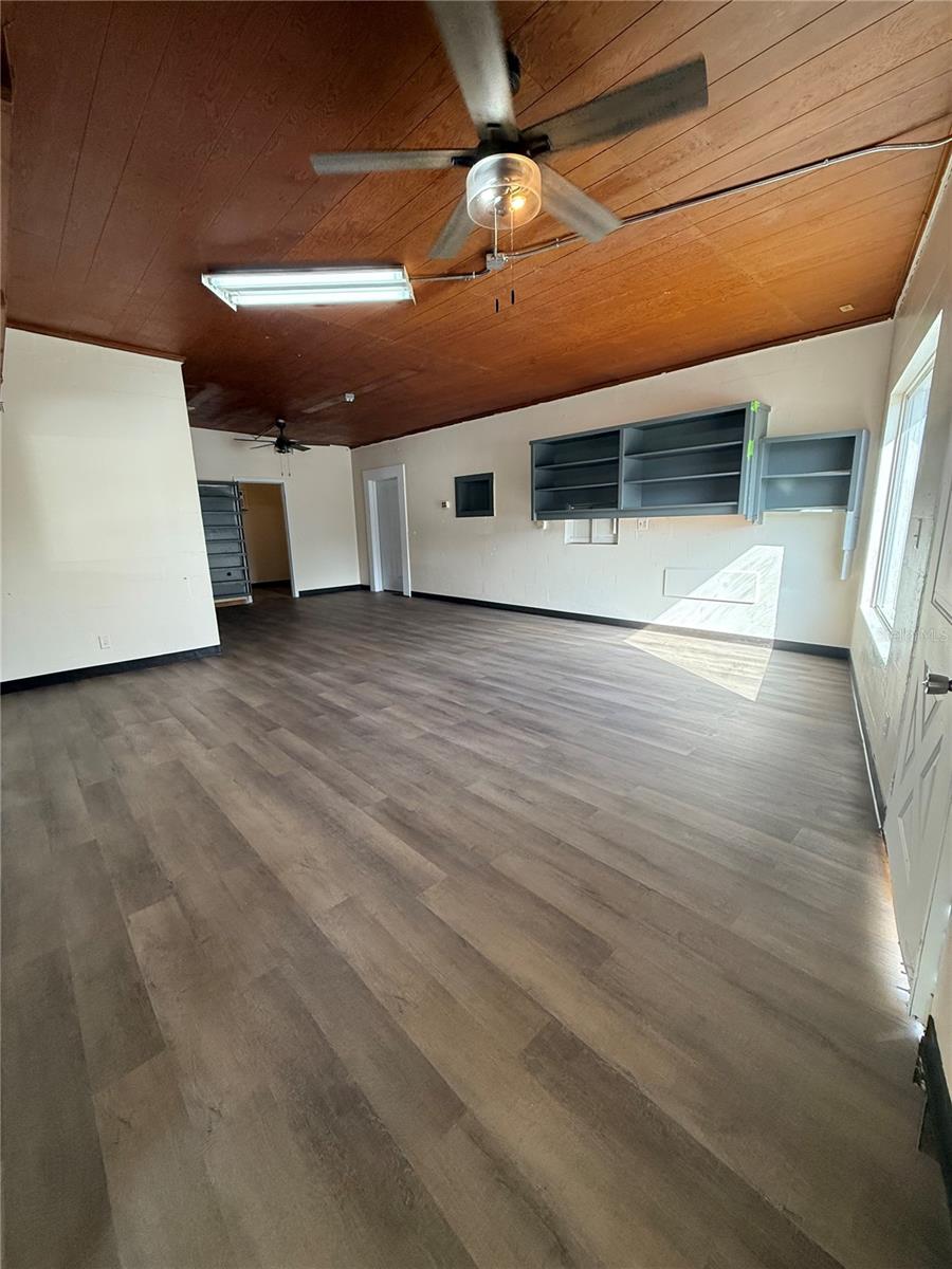 INWOOD - Commercial Lease