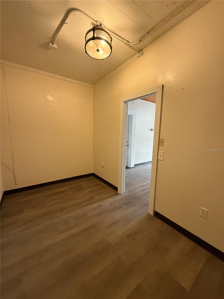 INWOOD - Commercial Lease