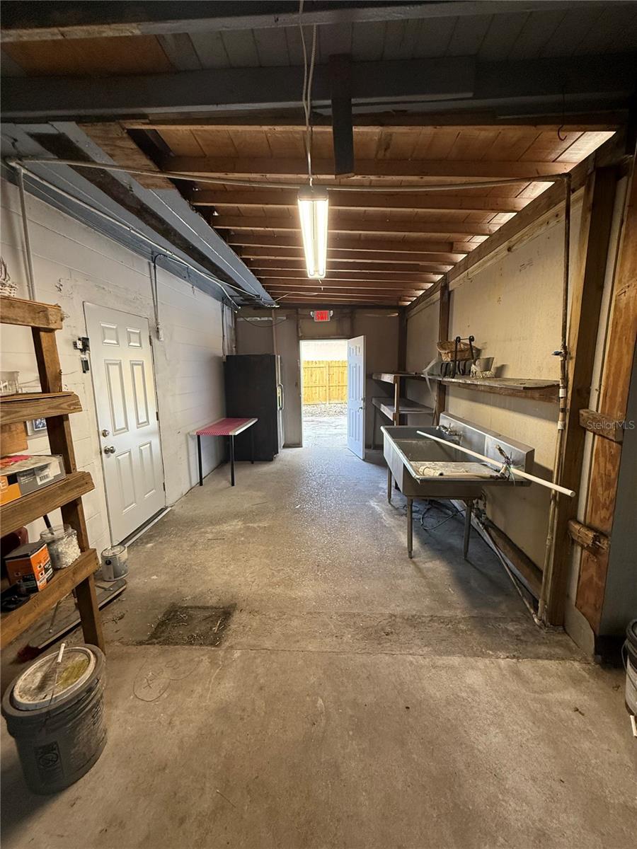 INWOOD - Commercial Lease